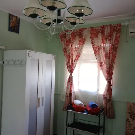 Homestay Cerca De Sevilla, Aerodromo, Bosque Suspendido